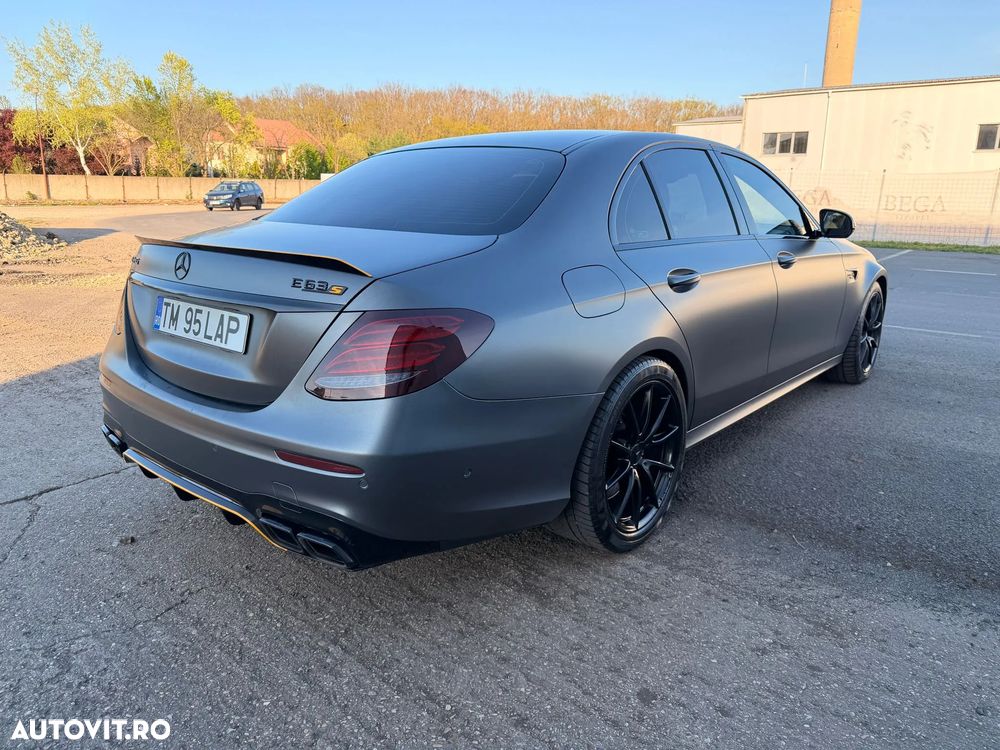 Mercedes-Benz E - 5