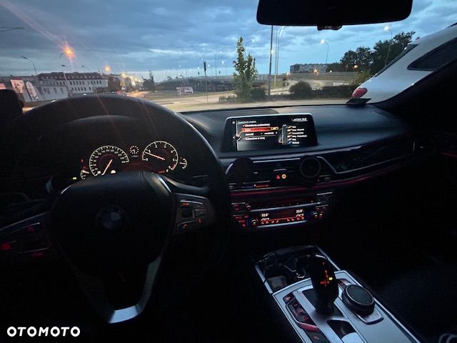 BMW Seria 7 740d xDrive - 22