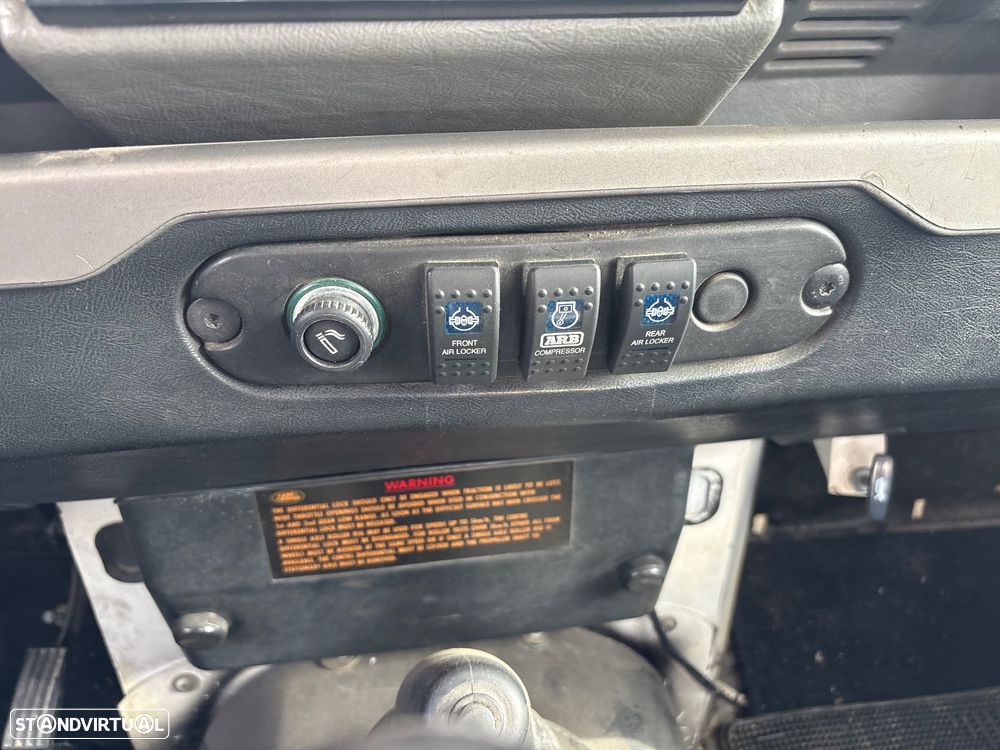 Land Rover Defender 90 2.5 TDi Metal Top - 17