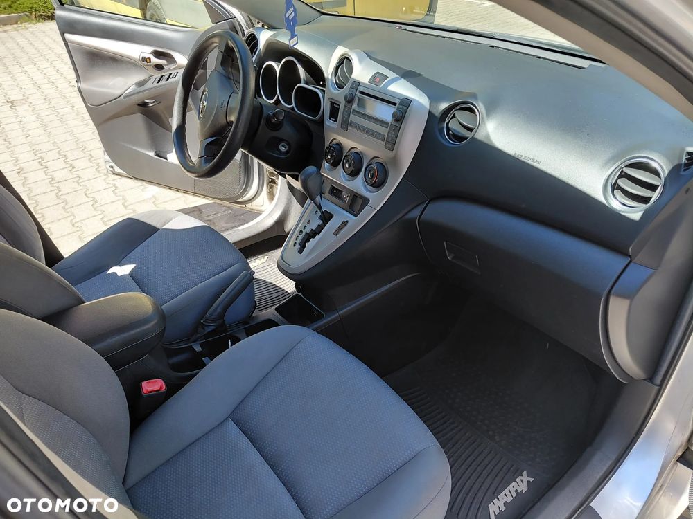 Toyota Matrix - 10