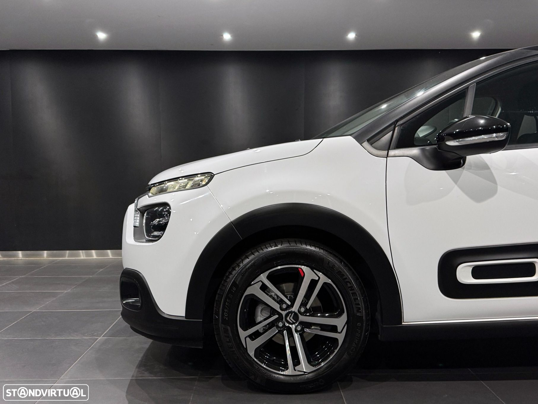 Citroën C3 1.2 PureTech Shine EAT6 - 3