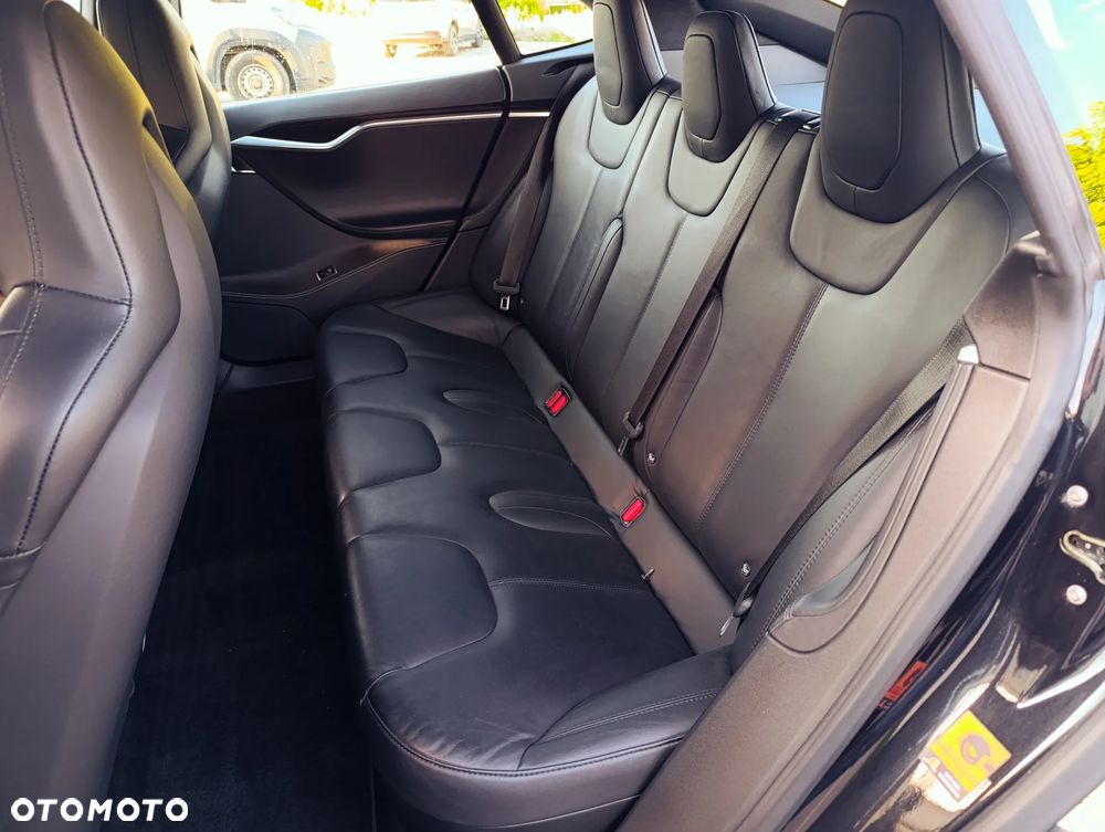 Tesla Model S - 20