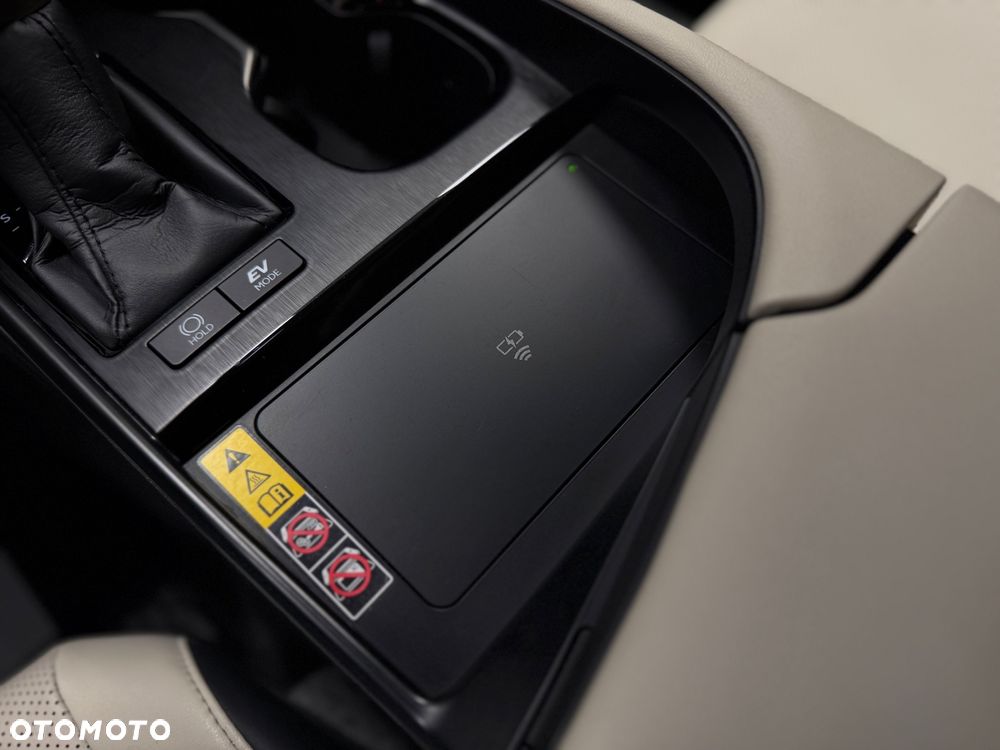 Lexus ES 300h Business Edition - 22