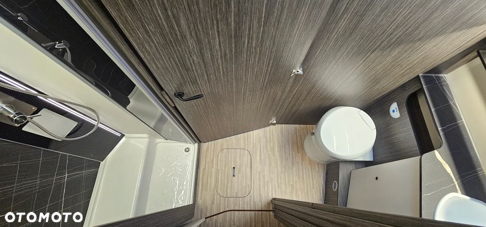McLOUIS NEVIS 873 - INTEGRA - KAMPER - 26