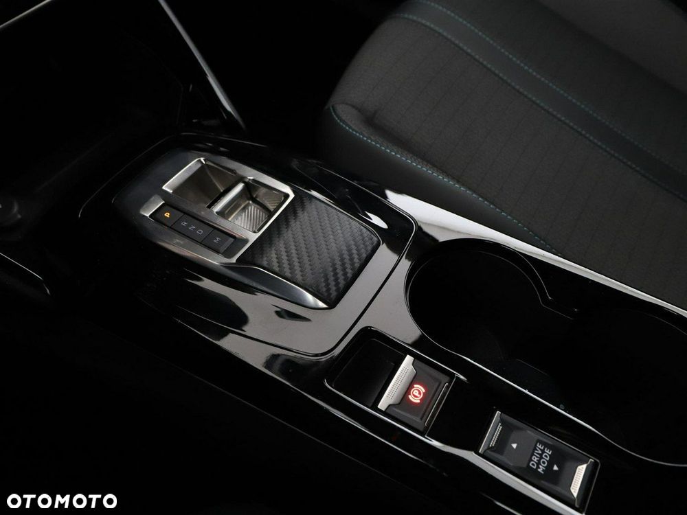 Peugeot 2008 PureTech 130 Allure S&S EAT8 - 28
