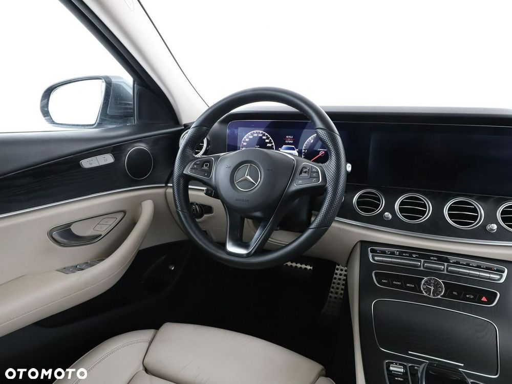 Mercedes-Benz Klasa E 220 d 4-Matic All-Terrain - 17