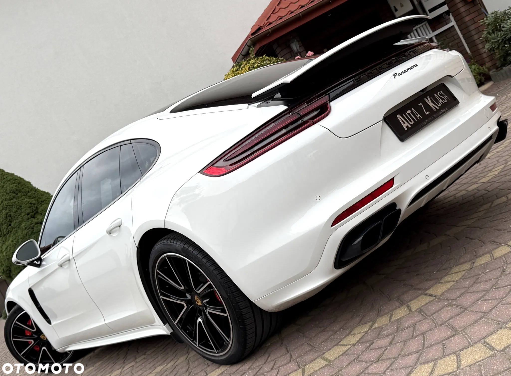 Porsche Panamera 4S Executive - 8