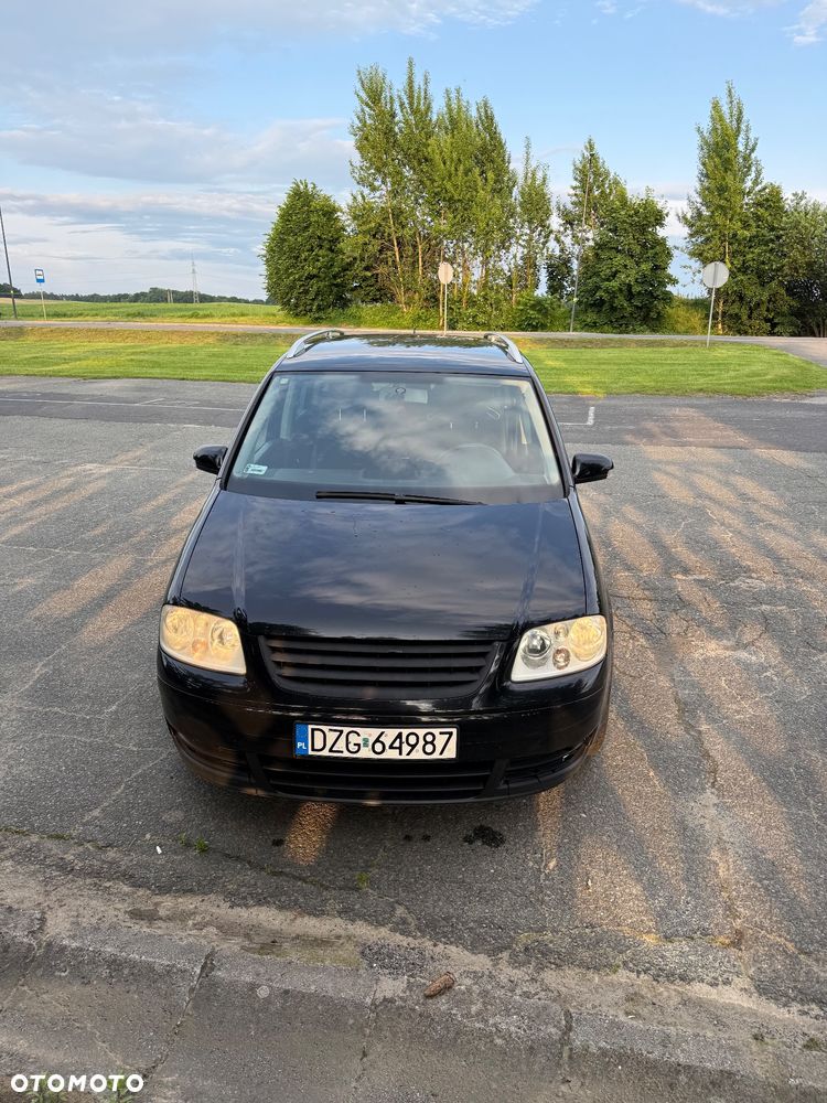Volkswagen Touran 1.6 FSI Basis - 1