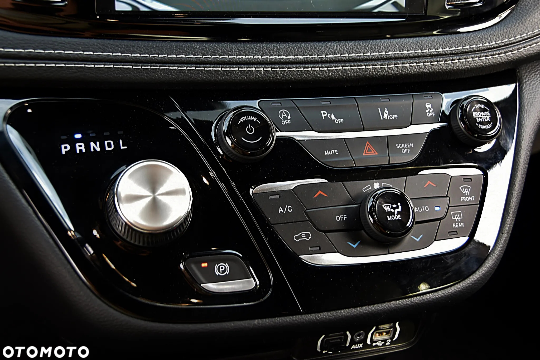 Chrysler Pacifica - 33
