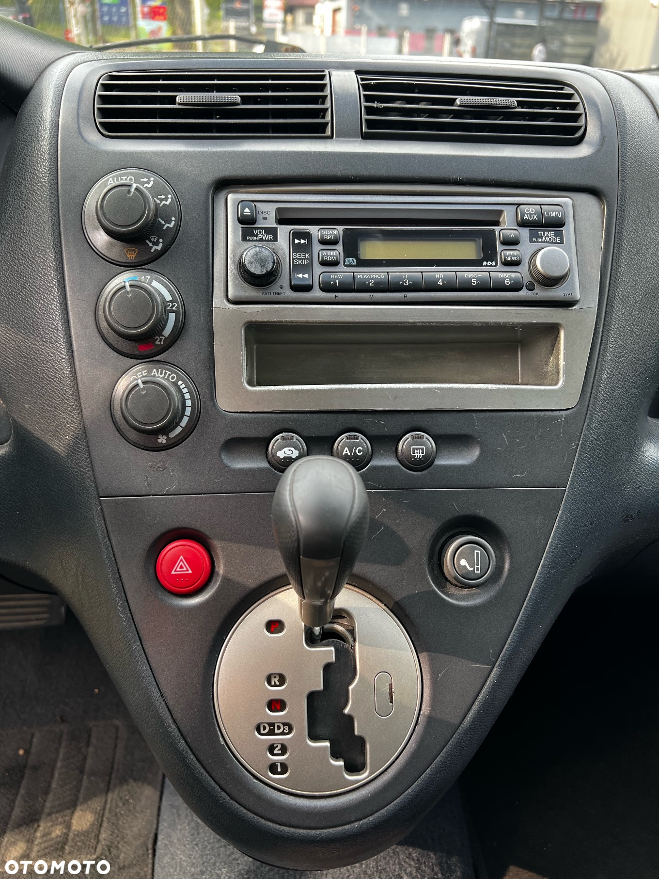 Honda Civic 1.6i ES - 12