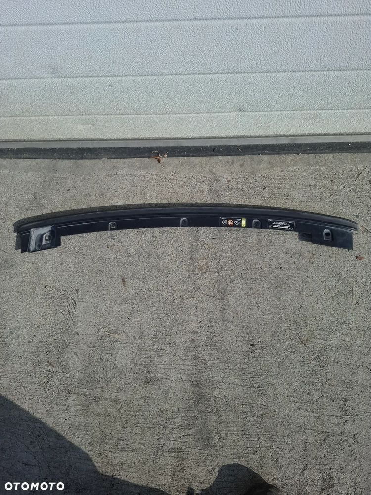 VOLVO XC40 uszczelka krawędzi maski grill zderzak 31457352 - 1