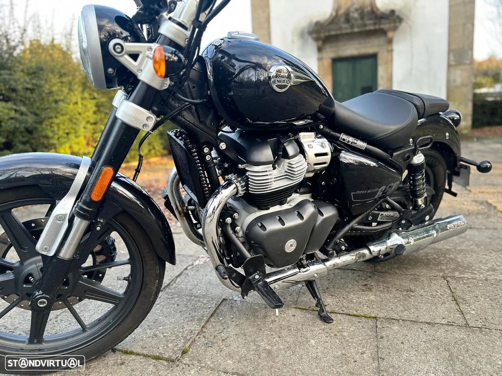 Royal Enfield Super Meteor 650 - 9