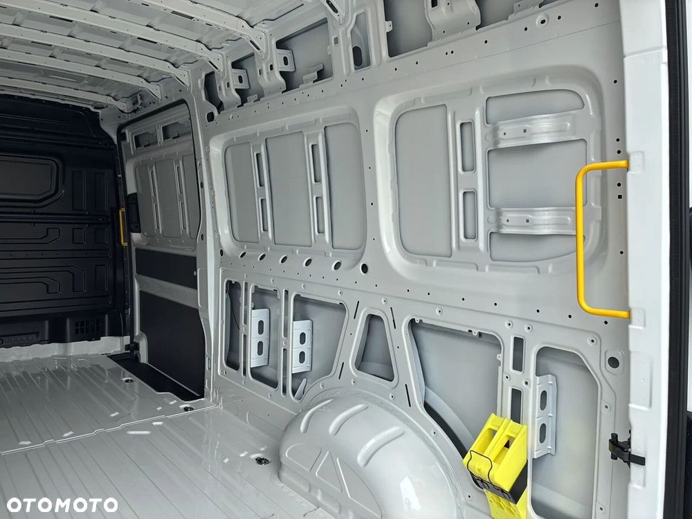 Volkswagen Crafter 35 Furgon L4H3, 2.0BiTDI 177KM, 4490mm, Wysoki dach - 13