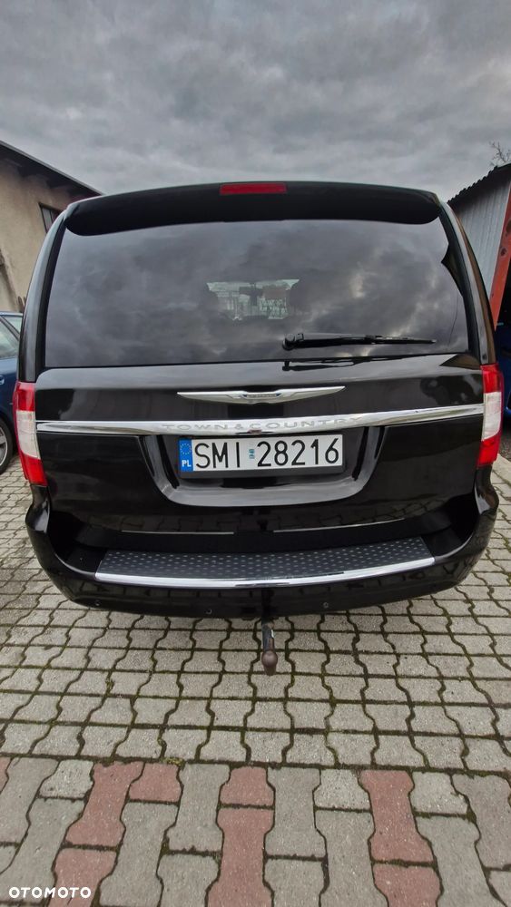 Chrysler Town & Country 3.6 Limited - 14