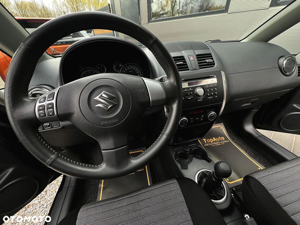 Suzuki SX4 1.6 Premium - 27