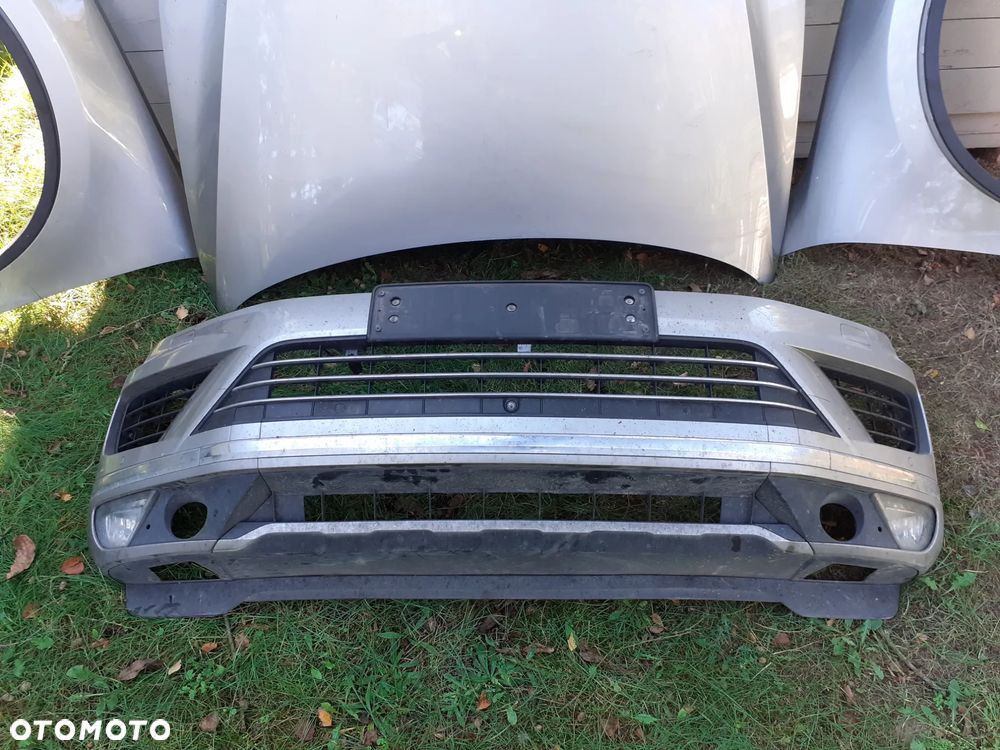 VW Touareg II Zderzak Przedni Kompletny Kamera Grill