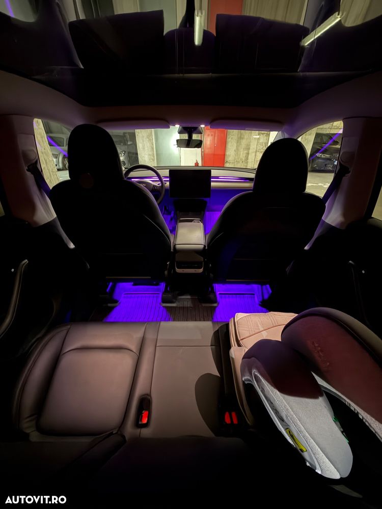 Tesla Model Y - 9