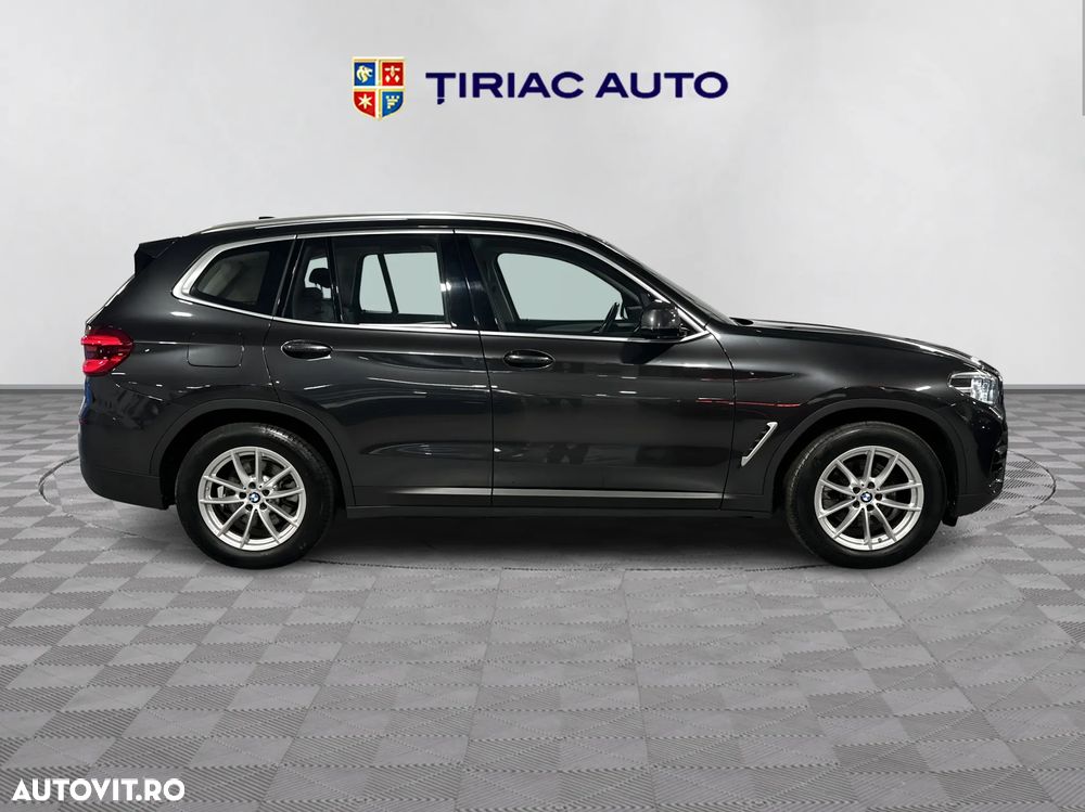 BMW X3 xDrive20i AT - 6