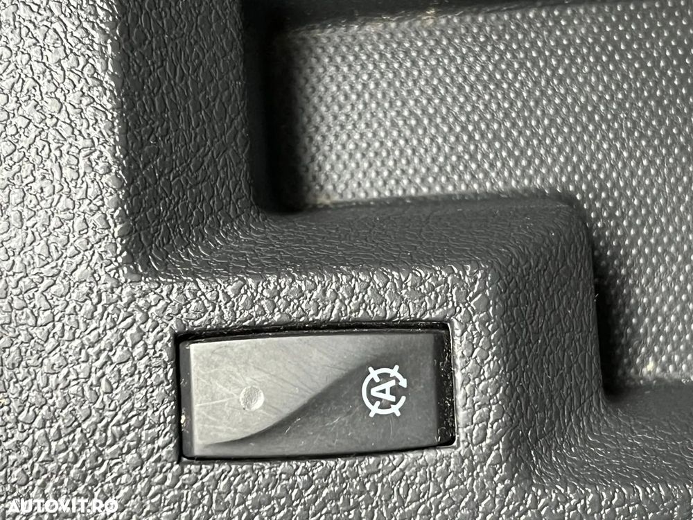 Dacia Lodgy 1.5 Blue dCi Laureate - 18