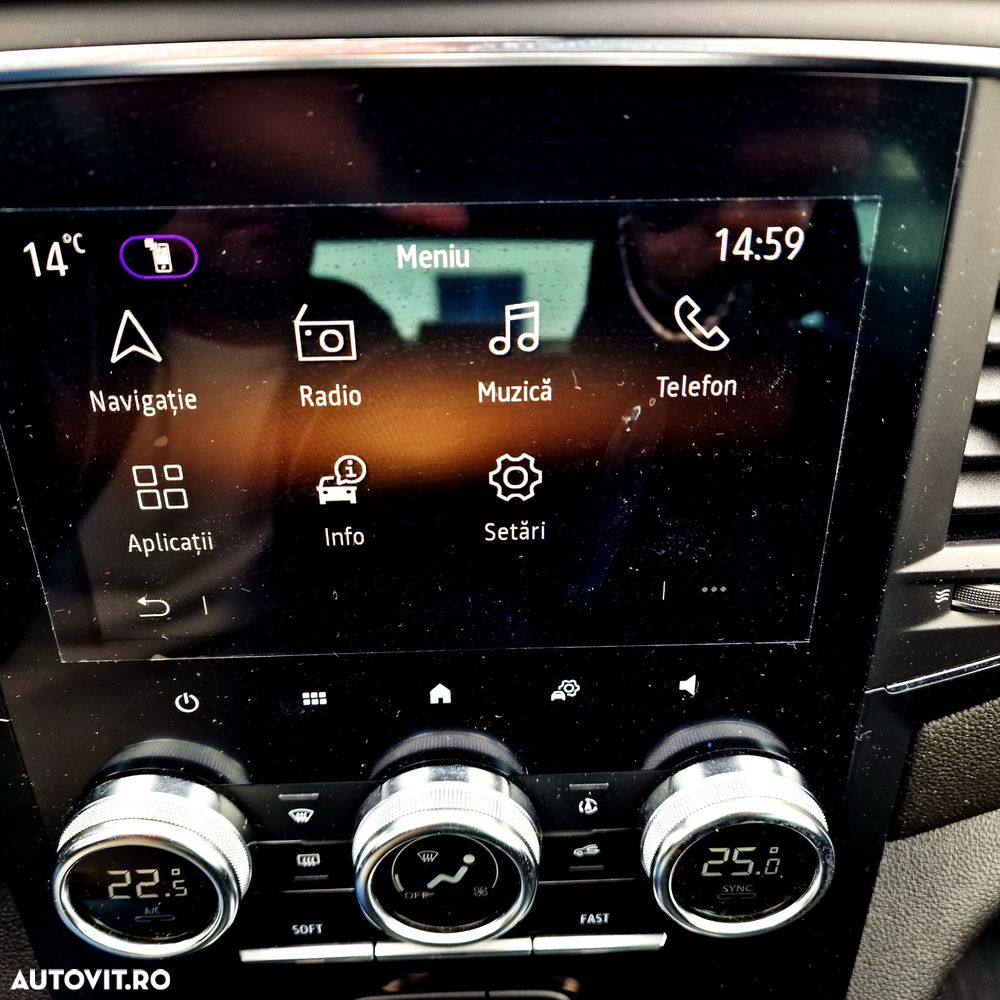 Renault Megane TCe 140 GPF Techno - 24