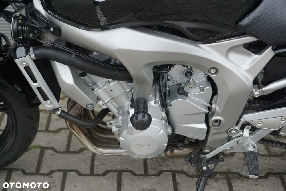 Yamaha FZ6 - 15
