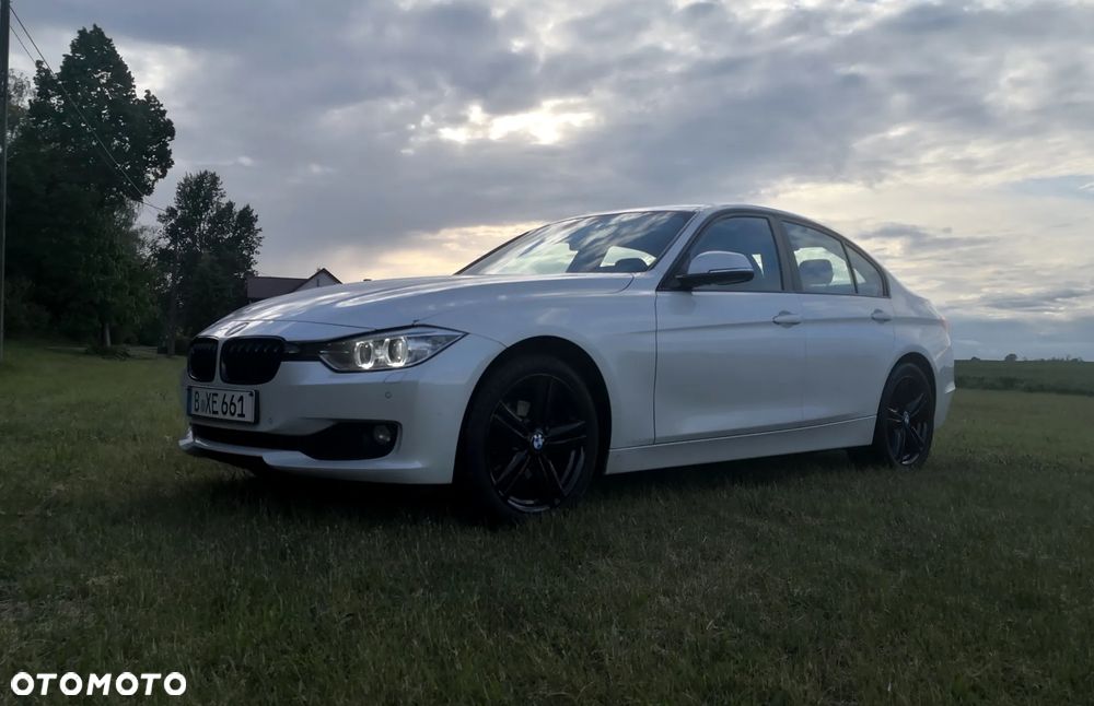 BMW Seria 3 318d DPF - 20