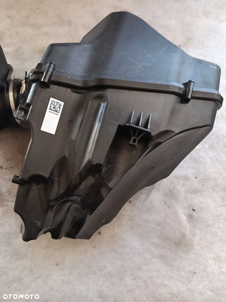 OBUDOWA FILTRA POWIETRZA  REZONATOR BMW G60 G61 G68 BENZYNA 5A1BC40 - 5
