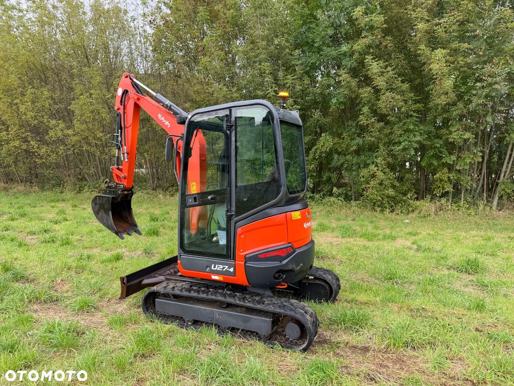 Kubota U27 Minikoparka koparka gąsienicowa 2.8 tony. jak Nówka sztuka z salonu! 2018 rok. 2000 mtg. Przywieziona z Gospodarstwa Norweskiego! Zadbana Maszyna ani deka luzów i wycieków. Aktualna Dekra dokumentacja BMWT! Szybkozłącze. Szybka wolna jazda. Zamki na tłokach. Wersja Norweska!! OKAZJA Tanio - 2