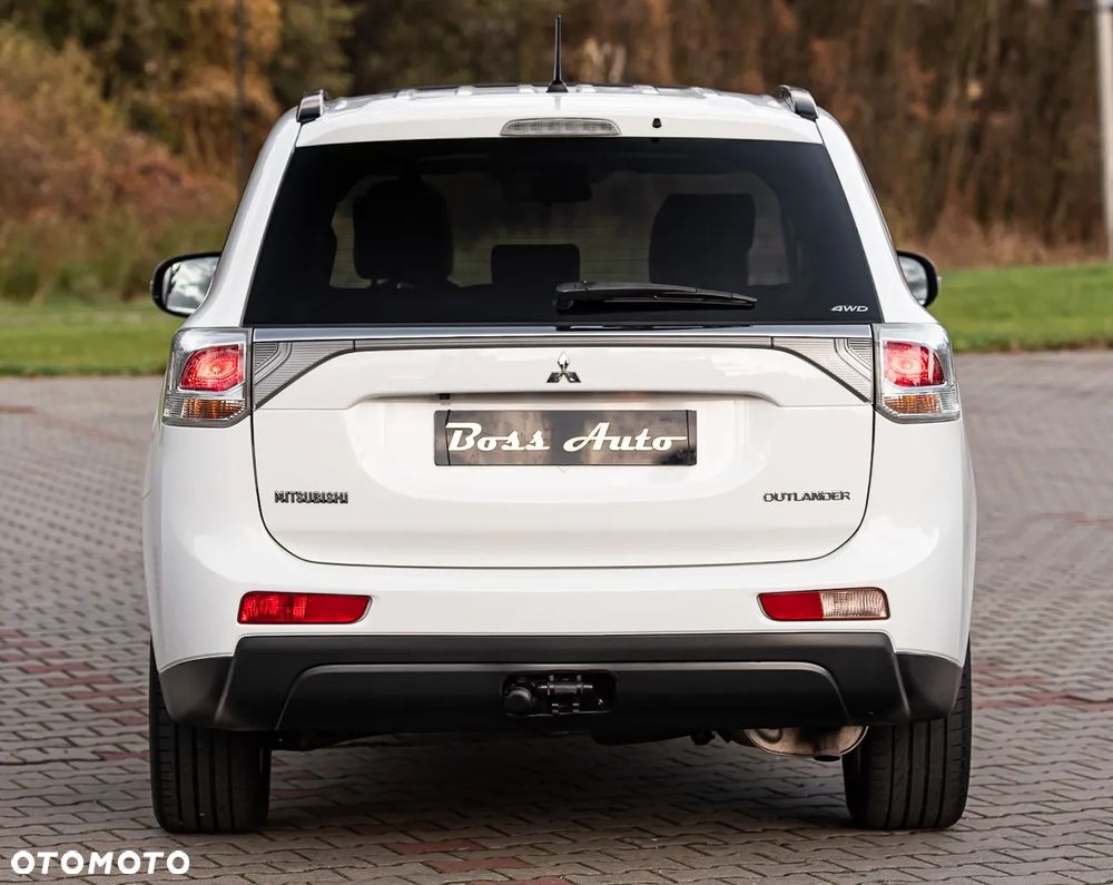 Mitsubishi Outlander 2.2 DI-D 4WD Automatik Invite - 11