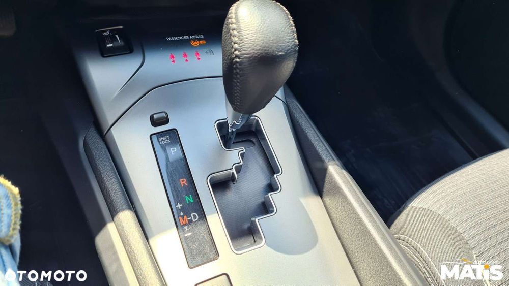 Toyota Avensis - 26