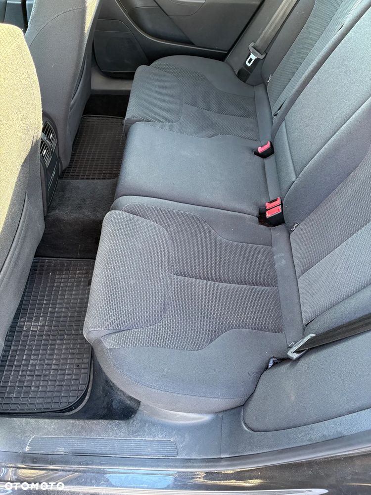 Volkswagen Passat 1.6 - 15