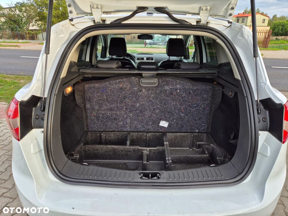 Ford Kuga 2.0 TDCi 2x4 Titanium - 12