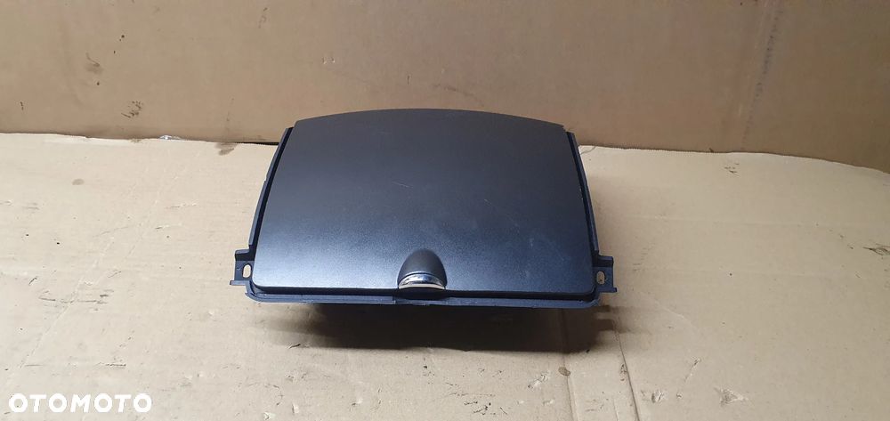 Schowek półka deski konsoli Nissan Note E11 Europa 68260-9U06B - 2