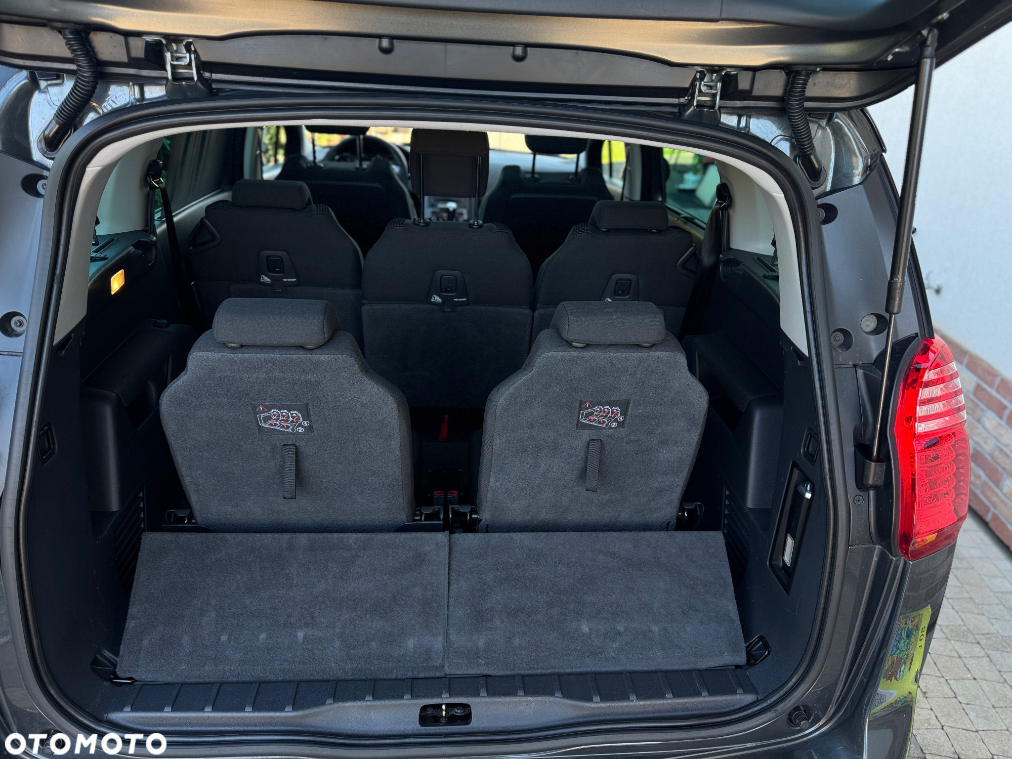 Peugeot 5008 1.6 e-HDi Active S&S 7os - 9