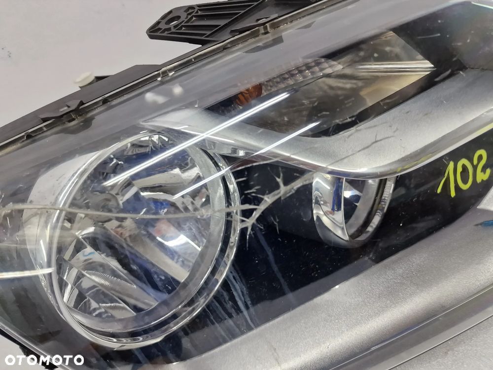 VW AMAROK 2H 09- PRAWA LAMPA PRZEDNIA PRZÓD , NR AUKCJI LA102 - 5