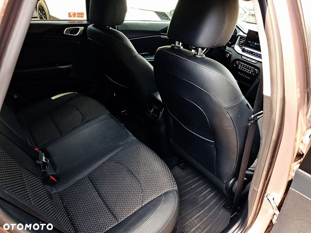 Kia Ceed 1.6 GDI PHEV L Business Line DCT - 8