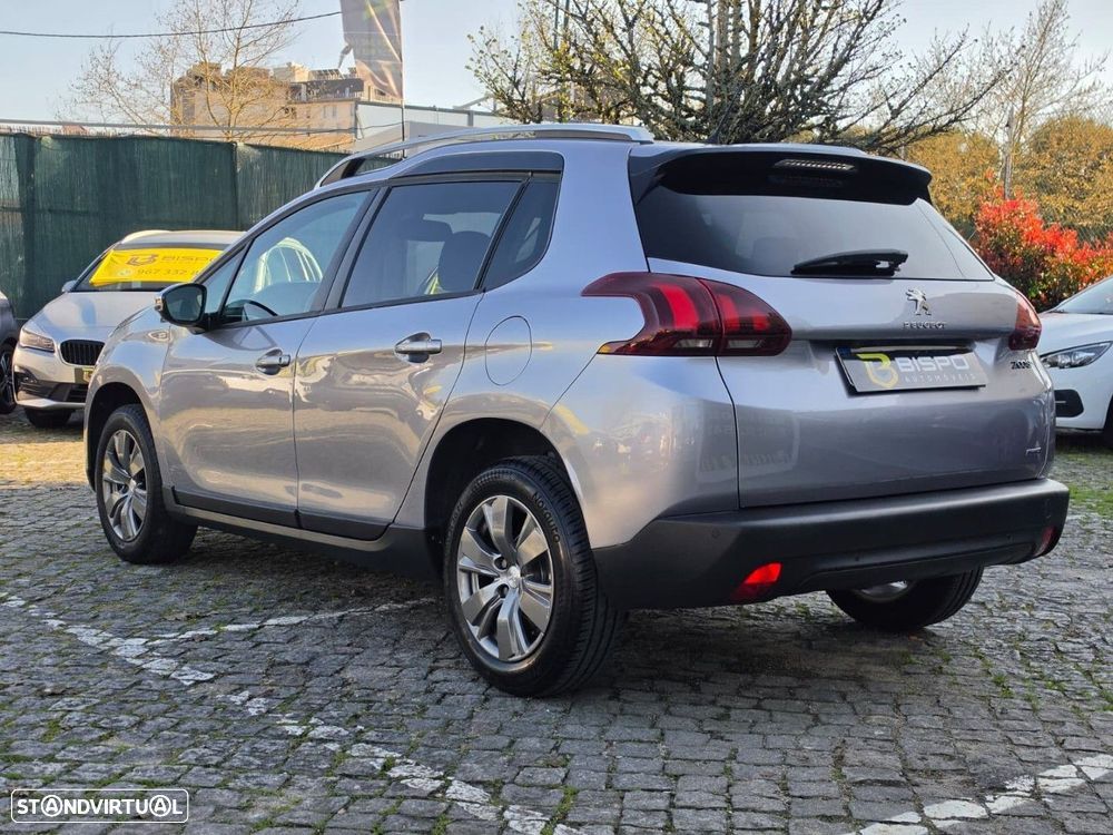 Peugeot 2008 1.2 PureTech Style - 9