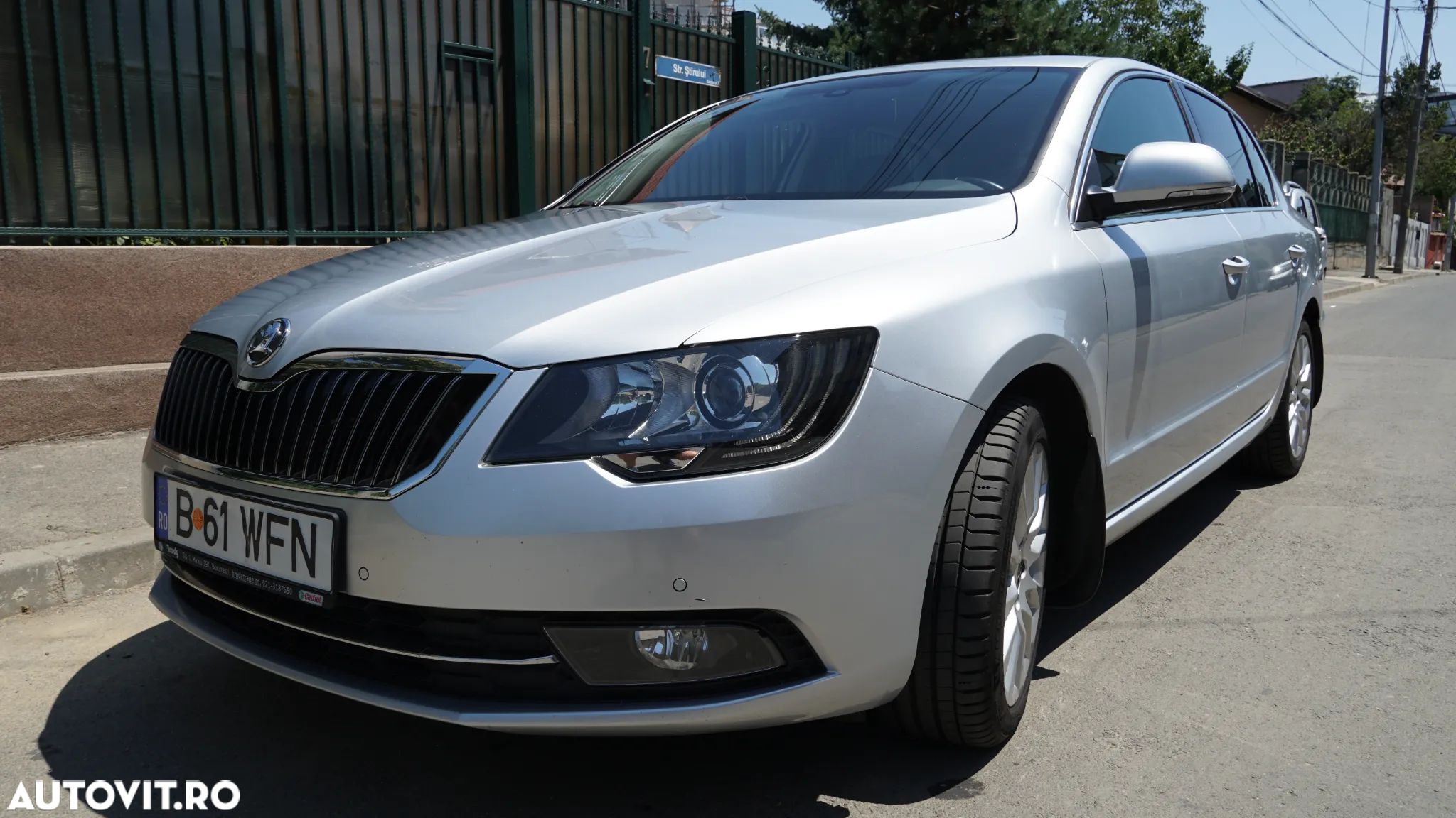 Skoda Superb 2.0 TDI 4X4 Ambition - 1