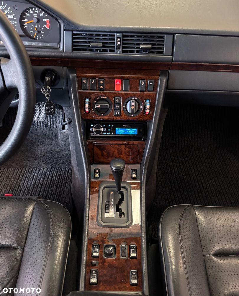 Mercedes-Benz W124 (1984-1993) - 12