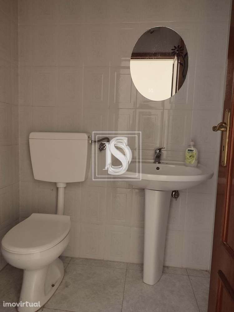 Loja T1 em Brito - Grande imagem: 3/9