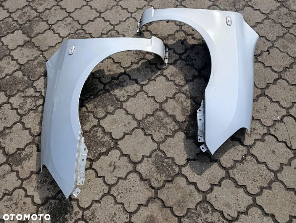 Carens III błotnik błotnik przedni przód stan bdb bez malowania kolor U2 you two KIA - 2