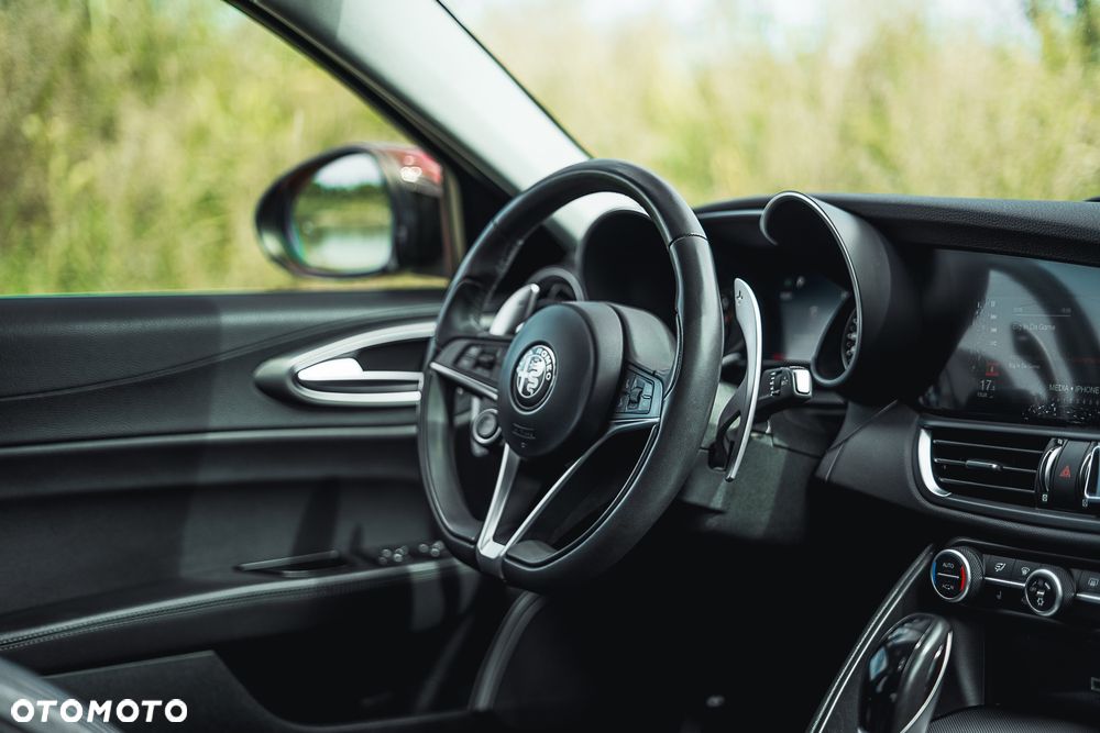 Alfa Romeo Giulia 2.0 Turbo 16V AT8-Q4 Veloce - 20