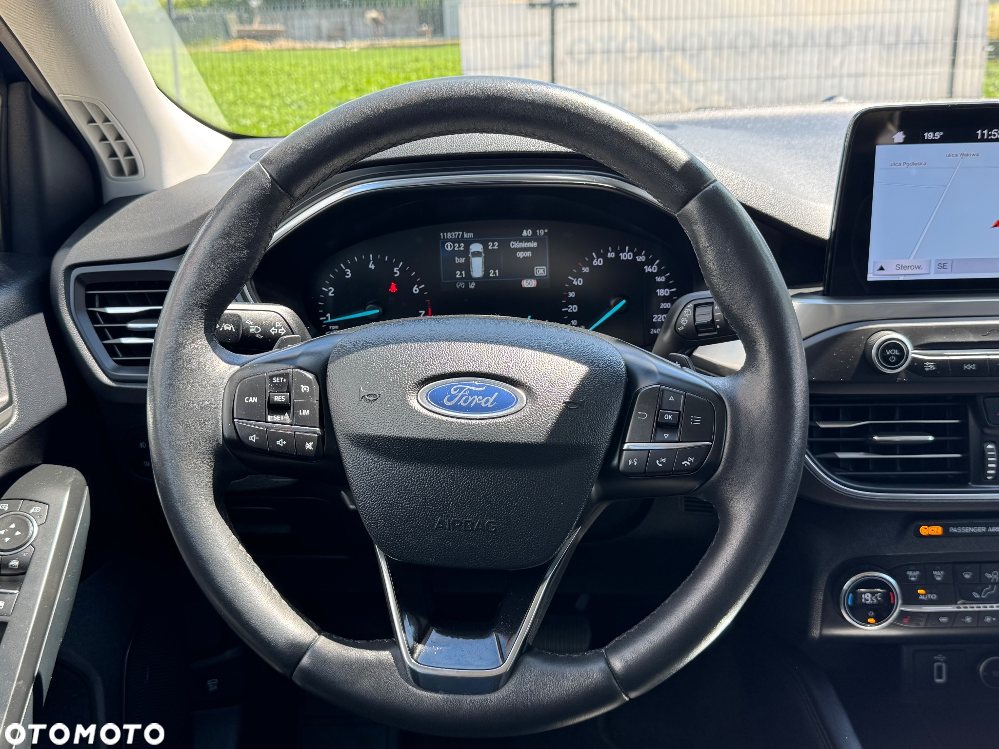Ford Focus 1.0 EcoBoost Titanium - 28