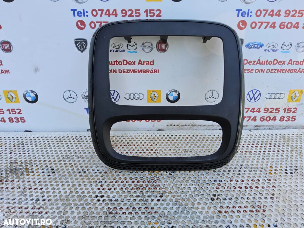 Rama navigație Renault Trafic 2014-2020 Opel Vivaro Nissan nv300 cod 682604006r rama ornament - 1