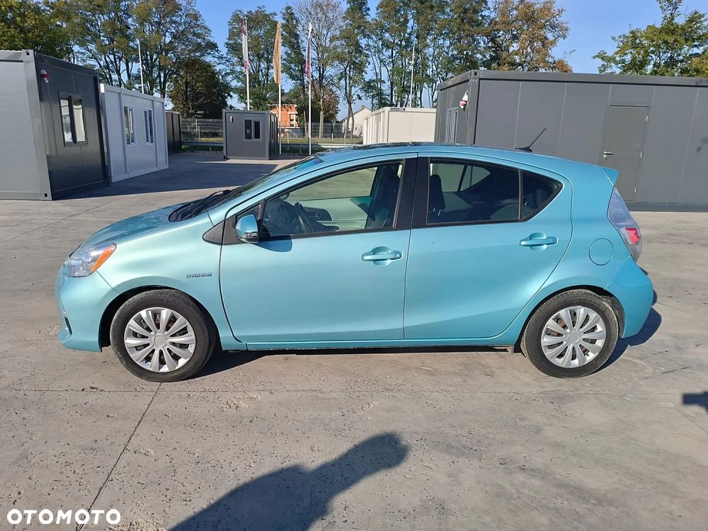 Toyota Prius - 3