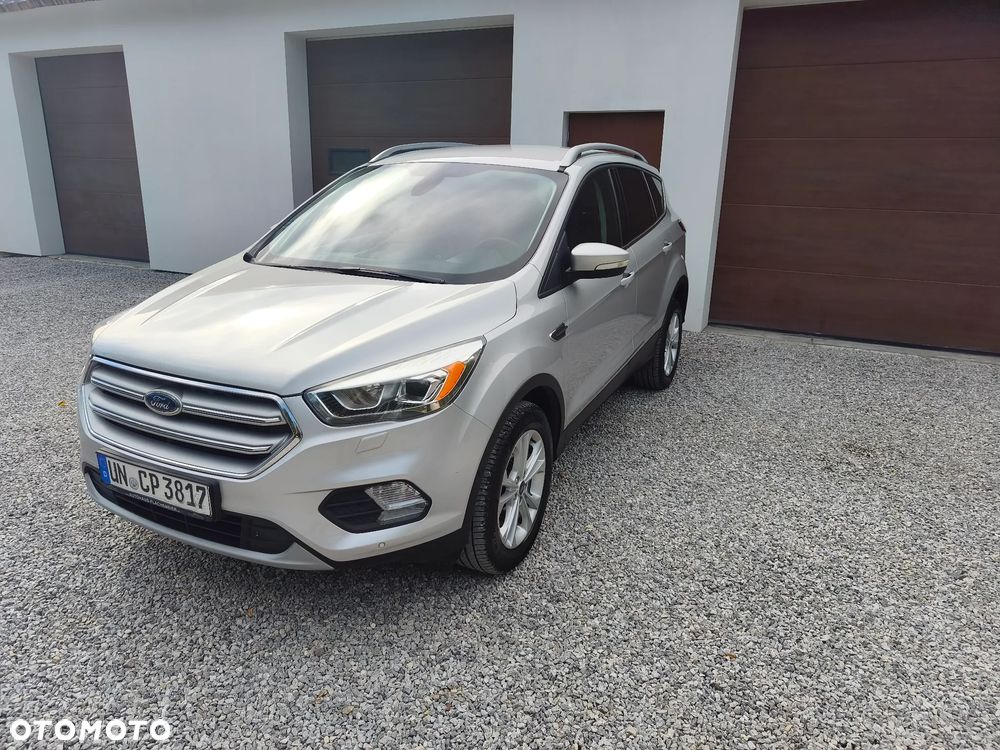 Ford Kuga 2.0 TDCi 2x4 Titanium - 2