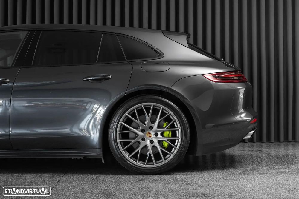 Porsche Panamera Sport Turismo 4 E-Hybrid - 6