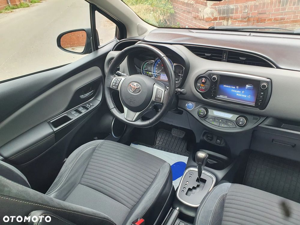 Toyota Yaris 1.5 VVT-i Lounge - 11