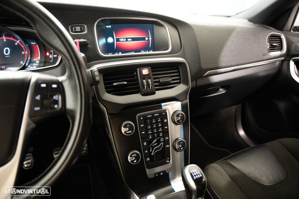 Volvo V40 2.0 D2 R-Design - 13