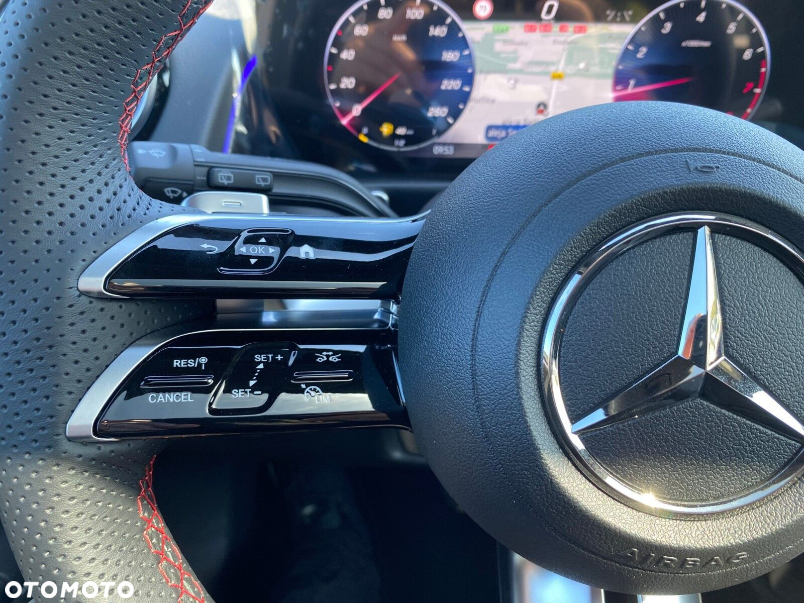 Mercedes-Benz GLB - 12